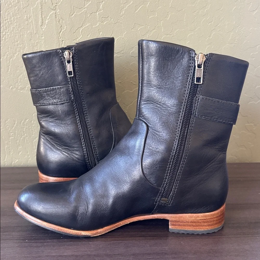 UGG Finnegan‎ Black Leather Silver Buckle Moto Ankle Boots Size 6 / EU 37